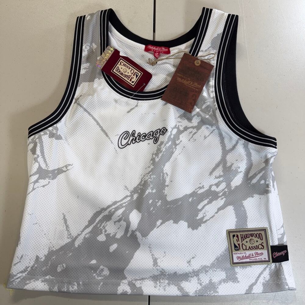 Chicago Bulls Mitchell & Ness Women's Marble Crop Tank Medium NWT